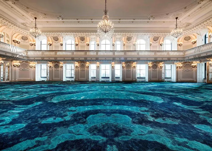 Hotel with Tennis: The Blackstone, Autograph Collection